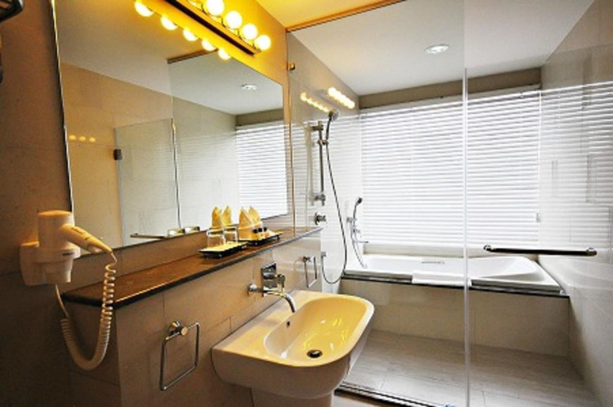 Parinda Hotel Bangkok Kültér fotó